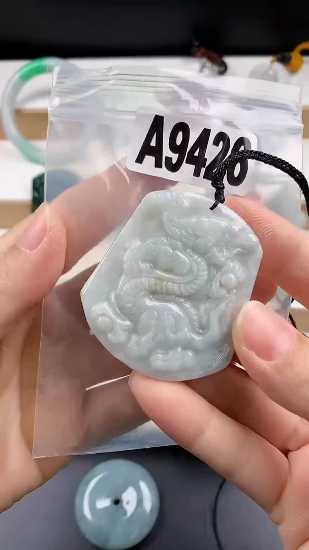 颈饰未镶嵌翡翠天然翡翠吊坠挂件