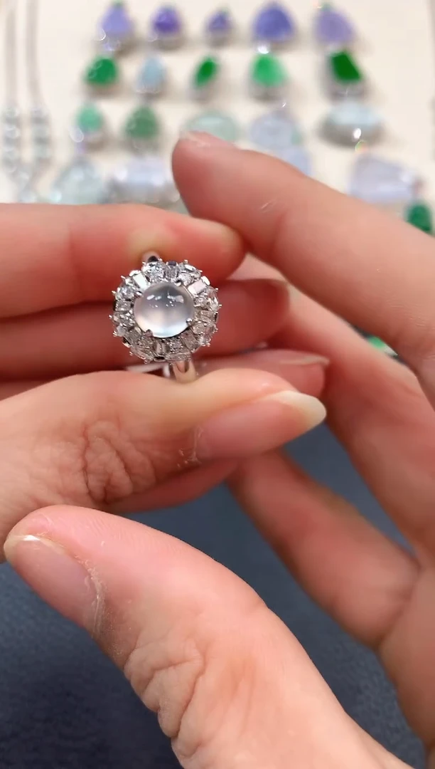 【闪购商品】翡翠戒指18K金镶嵌b104