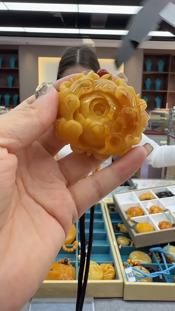 琥珀颈饰未镶嵌387秒拍号 假一罚三