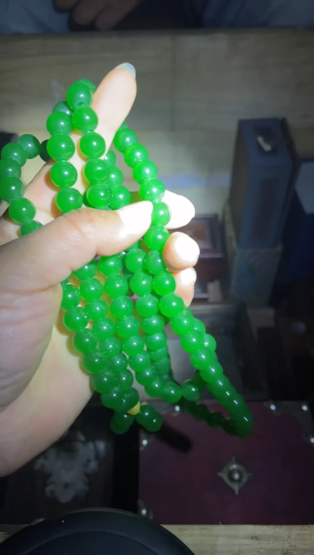 和田玉未镶嵌颈饰菠菜绿108颗项链