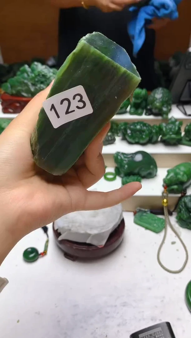 未镶嵌和田玉（青玉）珠宝半成品1