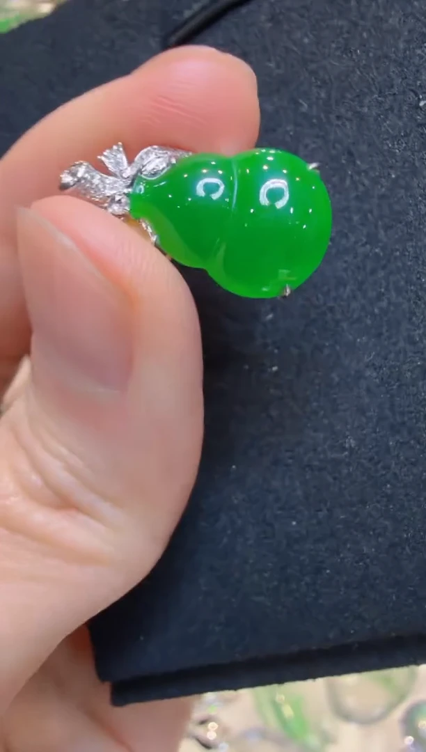 吊坠(不含链)18K金镶嵌翡翠多样性团购发一件