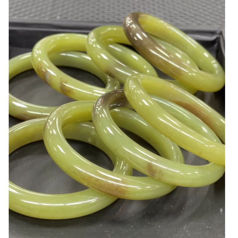 【老郑家】和田玉手镯一支 (多样性发1件) 微白花