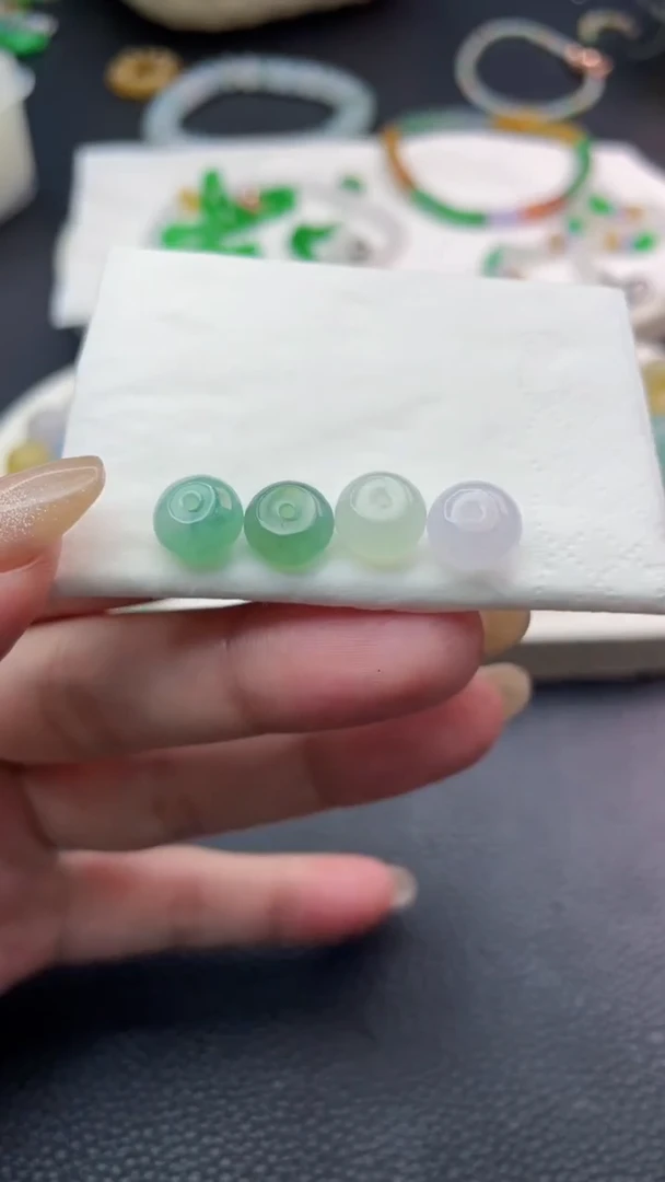 定制翡翠未镶嵌小*啊珠子