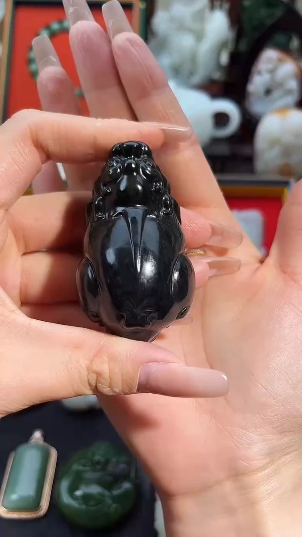 和田玉未镶嵌把件把件