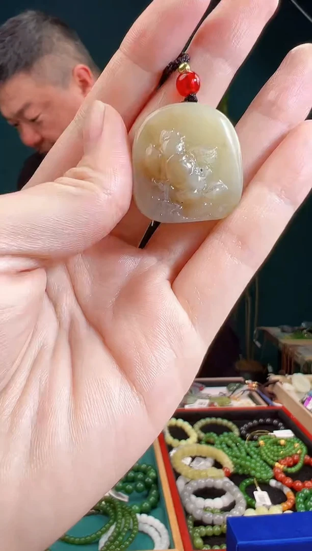 颈饰未镶嵌和田玉一物一证 拍一单发一个