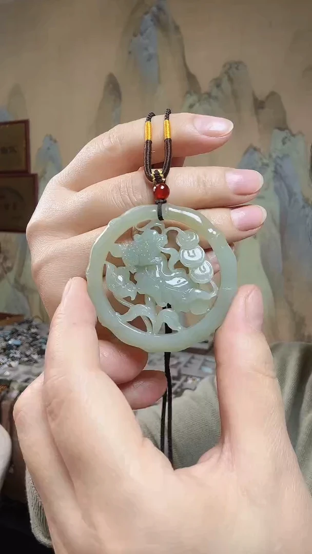 颈饰未镶嵌和田玉.