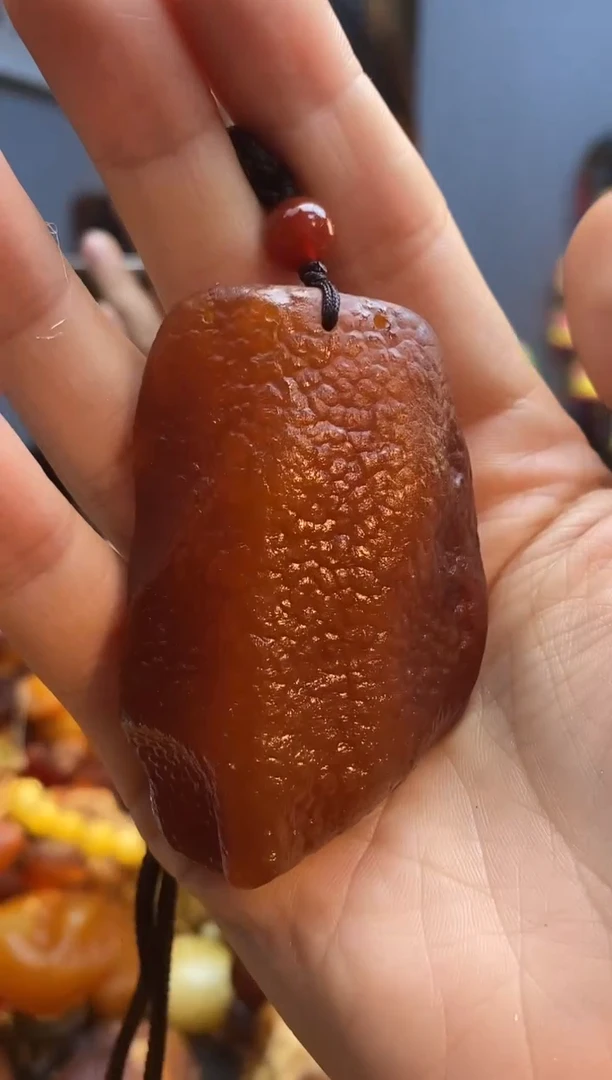 未镶嵌颈饰琥珀吊坠