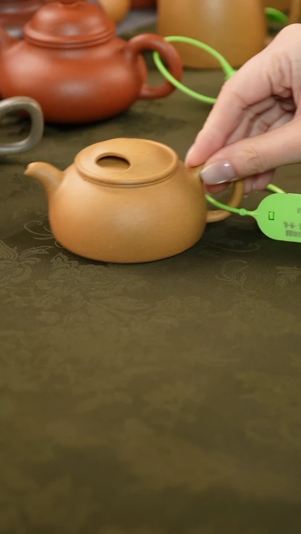 茶壶紫砂宝山黄金段牛盖