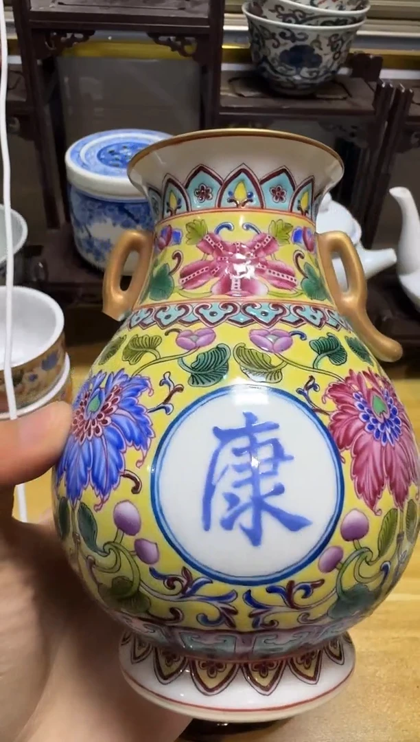 景德镇手绘陶瓷厂瓷【耳朵磕碰】