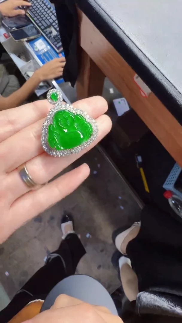 未镶嵌定制翡翠翡翠A货有轻微色差属于正常现象，佛公多样性发货1