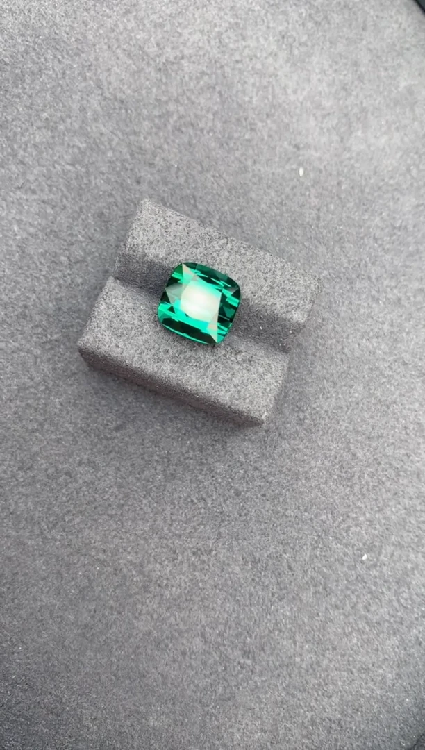 【闪购商品】碧玺裸石未镶嵌7.5ct绿碧玺