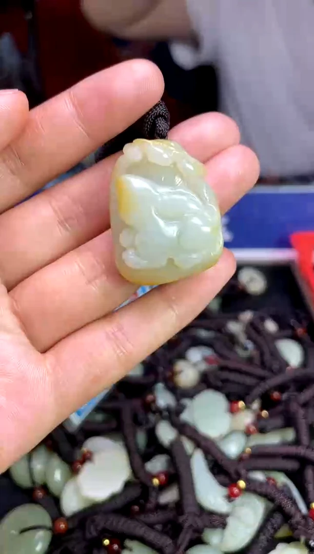 未镶嵌和田玉挂件1