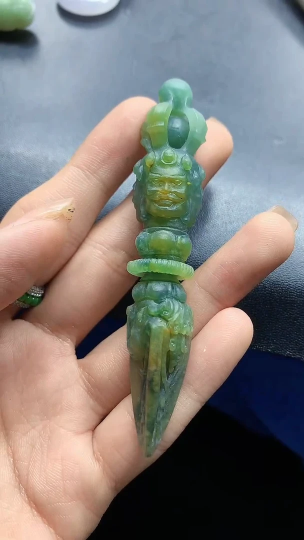 颈饰未镶嵌翡翠风*雪天然缅甸翡翠a货