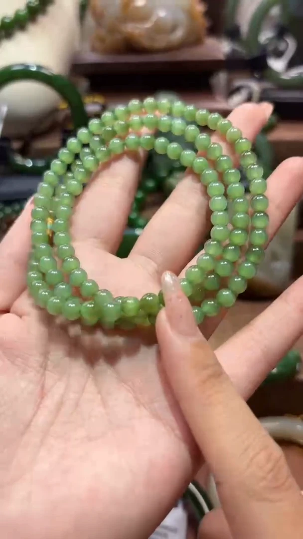 颈饰未镶嵌和田玉（碧玉）1