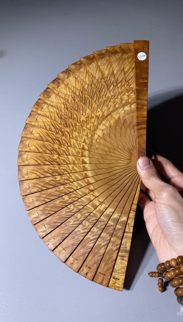 【闪购商品】金丝楠木雕539号18cm精品金丝楠扇子