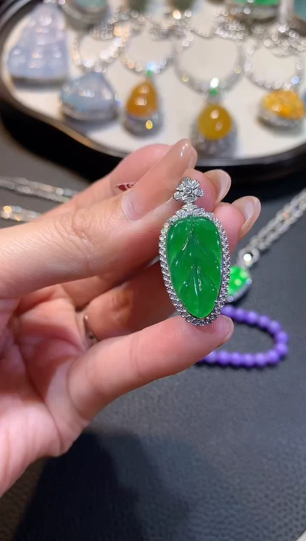 【闪购商品】翡翠吊坠(不含链)18K金镶嵌28-叶子（多样性发货一件