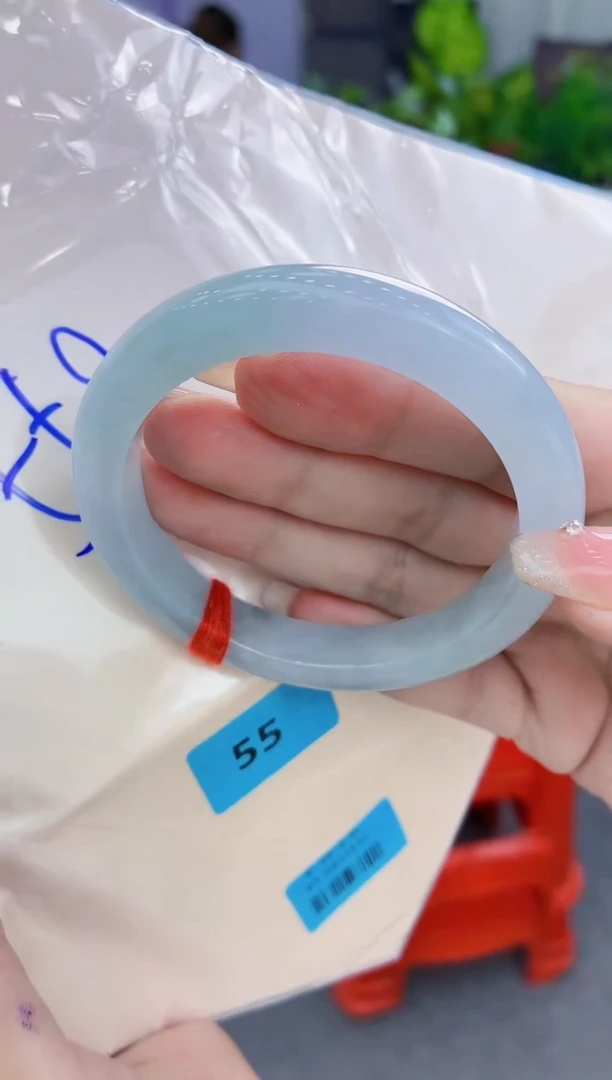 翡翠手镯未镶嵌翡翠手镯