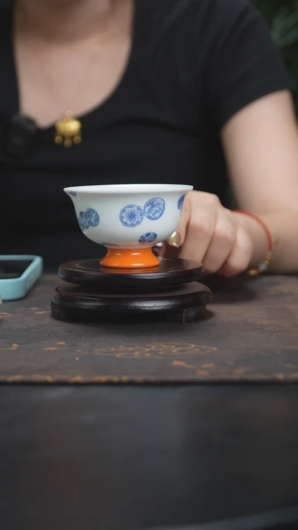 景德镇手工双色貔貅花杯