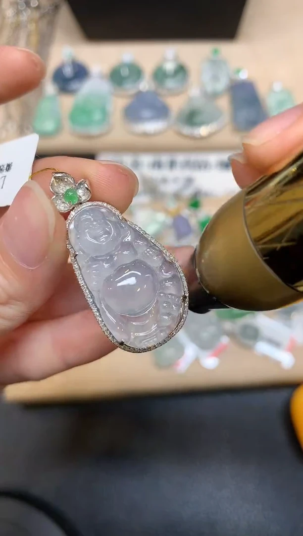 【闪购商品】翡翠颈饰18K金镶嵌佛公【无服务费】