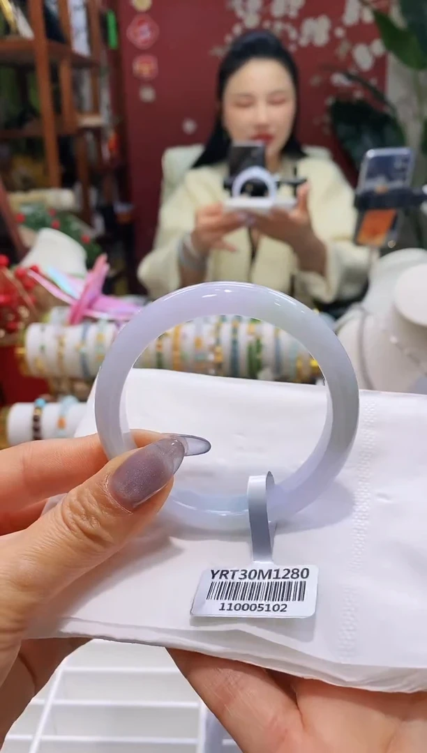 【闪购商品】翡翠手镯未镶嵌17圈口55.6/11.2*7.4