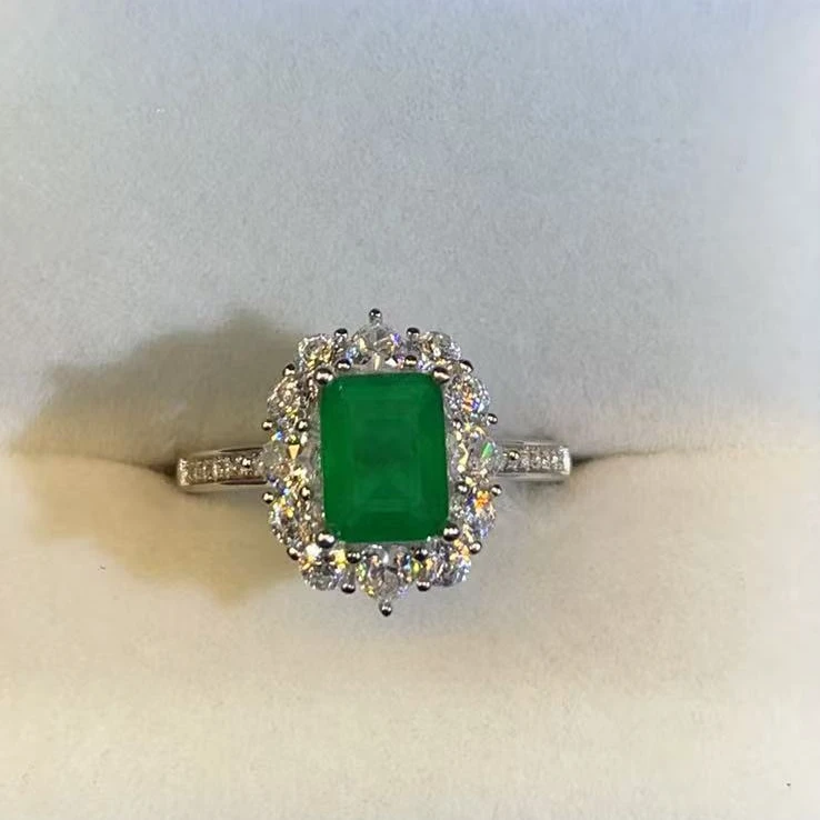 【Vivia】甄选 十月星辰绿戒指2.0CT