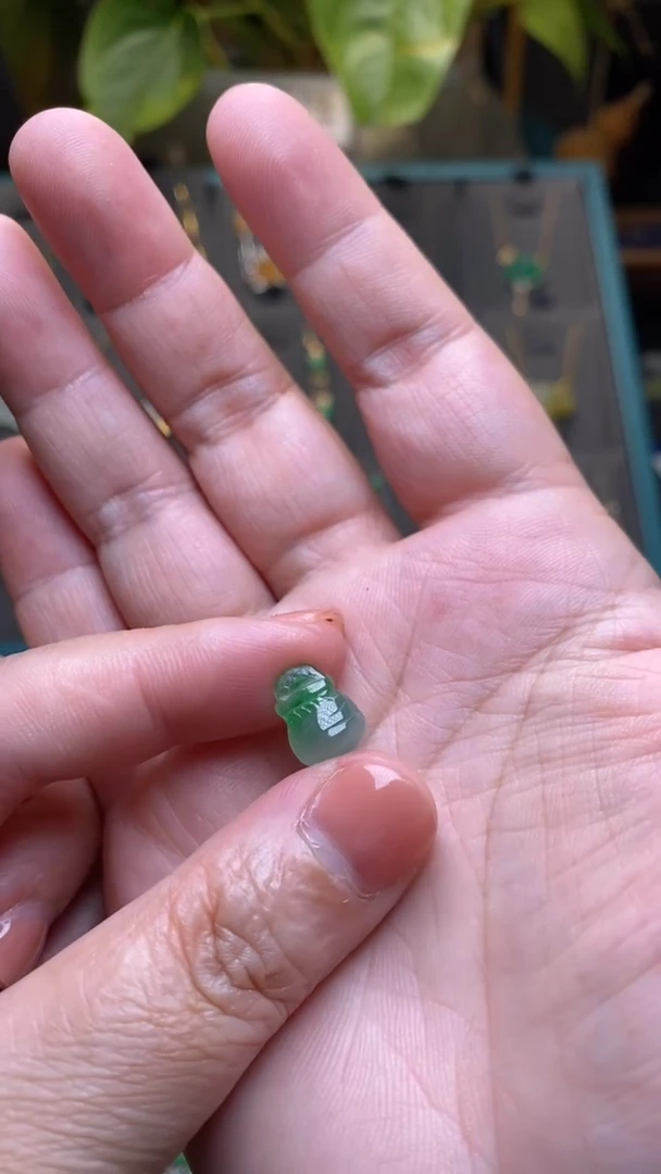 颈饰未镶嵌翡翠净货35844