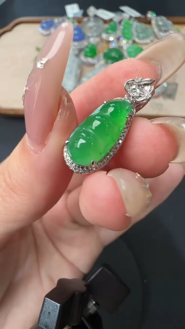 【闪购商品】翡翠吊坠(不含链)18K金镶嵌59