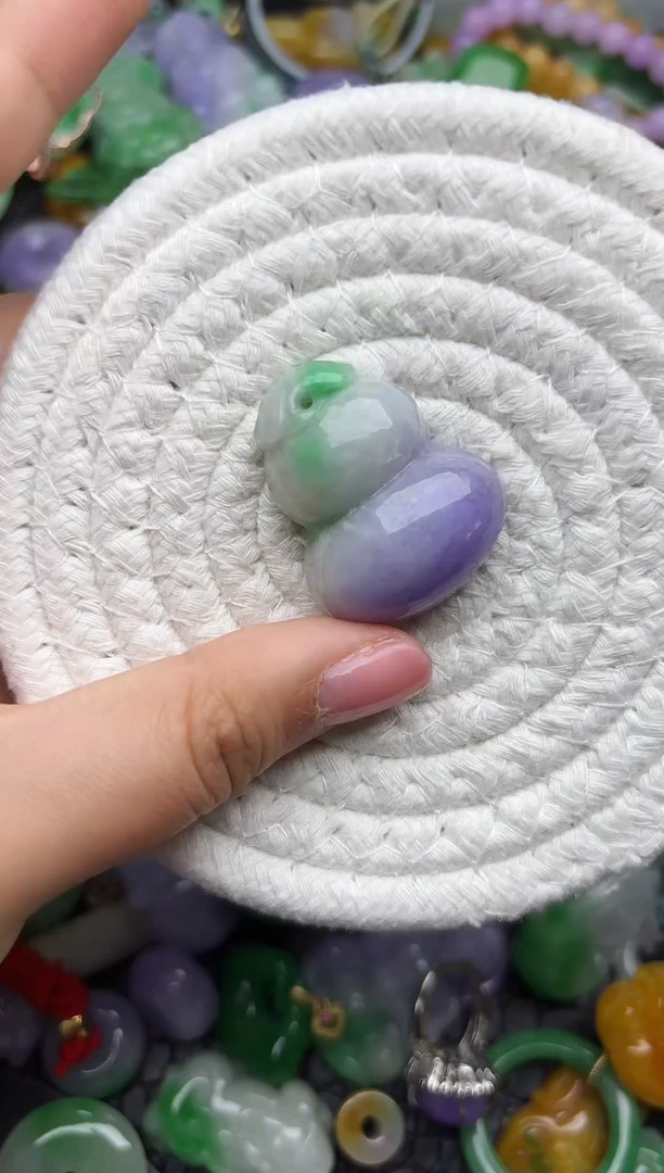 颈饰未镶嵌翡翠缅甸翡翠吊坠