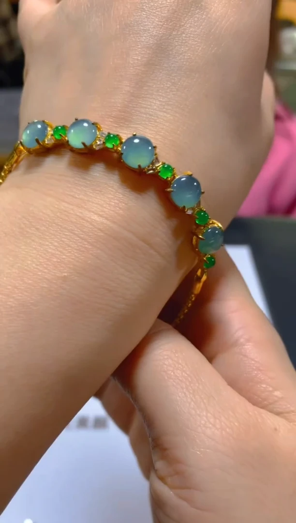 未镶嵌手链翡翠多样性发一