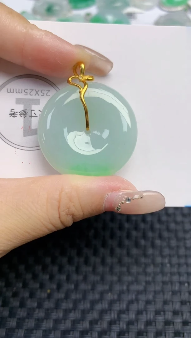 颈饰18K金镶嵌翡翠 天然缅甸A货翡翠百元以上9元证书费自理