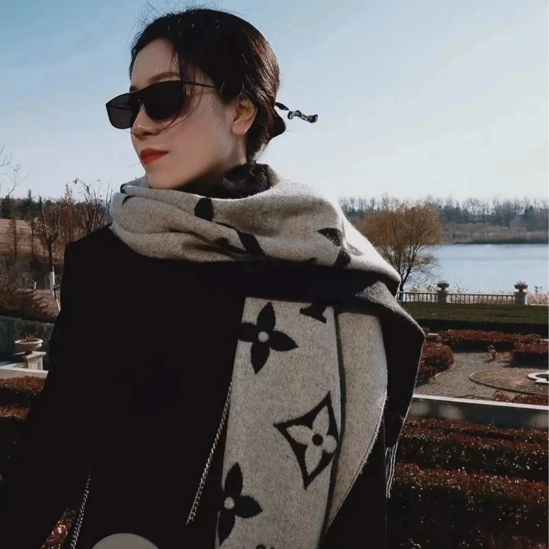 双面老花羊绒围巾高端轻奢秋冬季