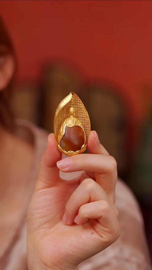 吊坠(不含链)18K金镶嵌和田玉无相佛