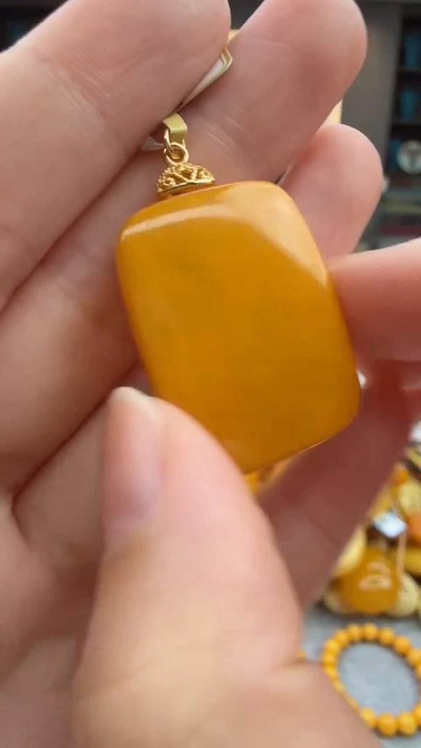 琥珀颈饰未镶嵌24秒拍号 假一罚三
