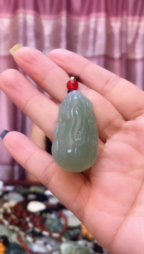 未镶嵌岫玉吊坠