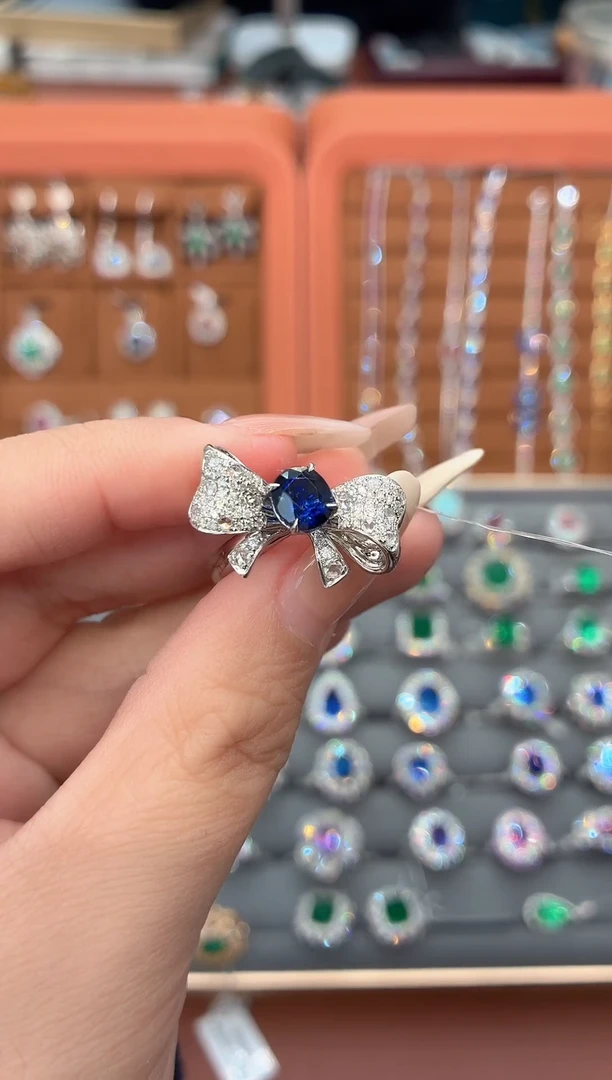 戒指蓝宝石18K金镶嵌-2.01克拉