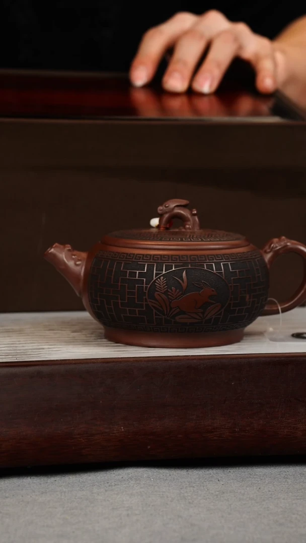 【闪购商品】紫砂茶壶龙血砂 玉兔呈祥  刻绘