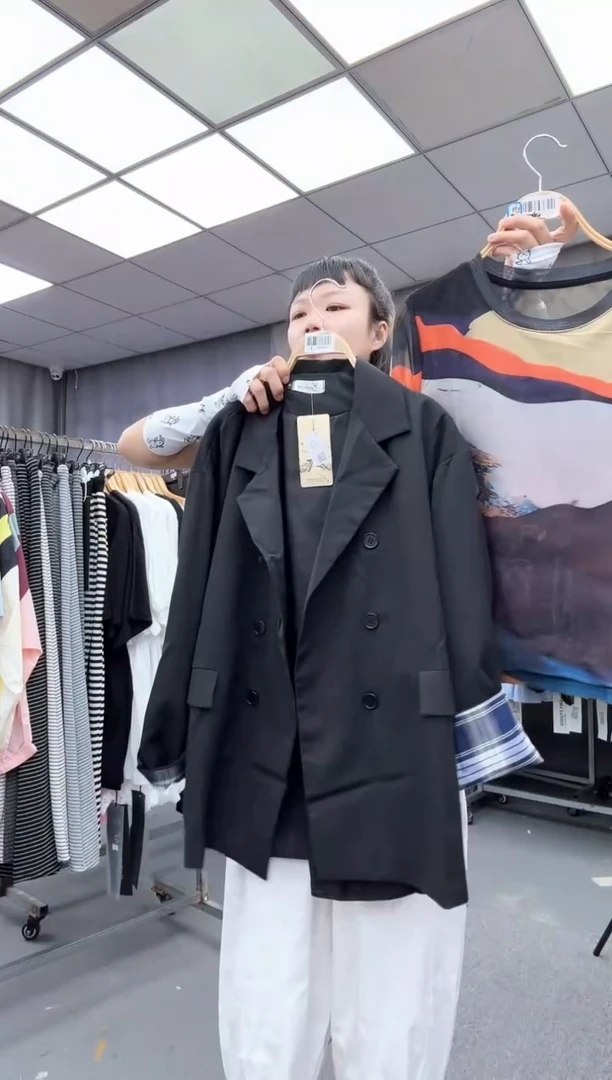 大哥家漂亮衣服漂亮颜色