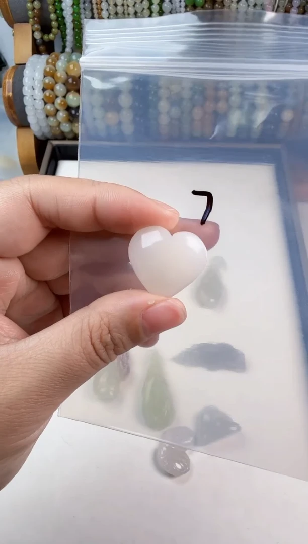 颈饰未镶嵌和田玉霖*爱心