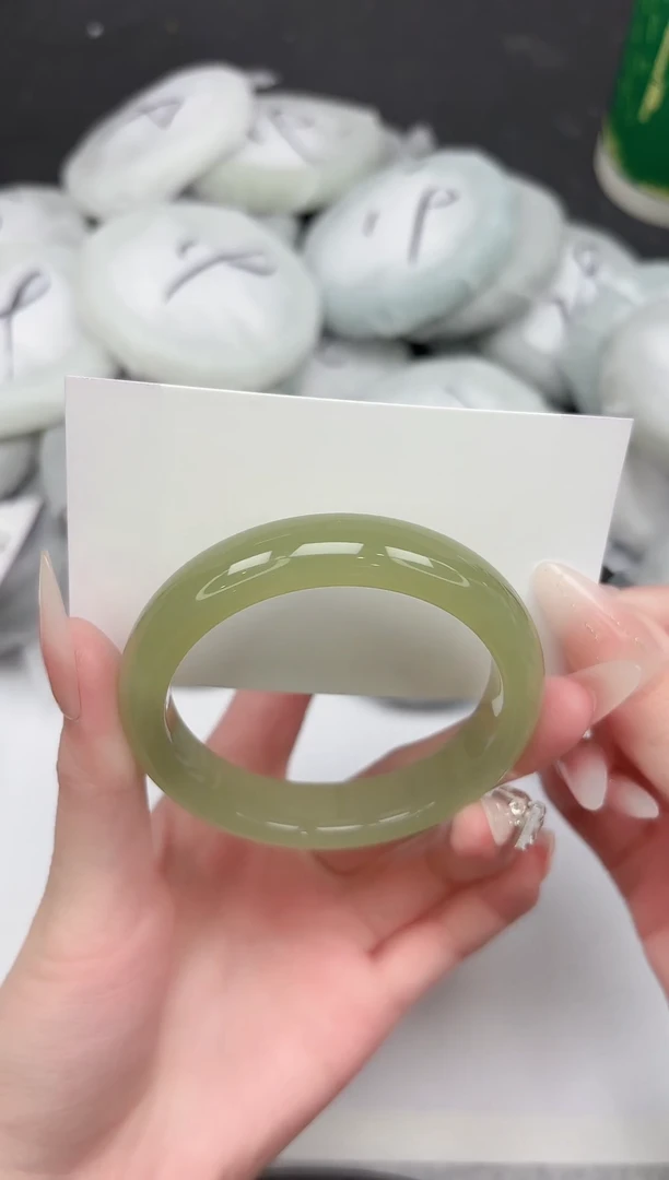 未镶嵌手镯石英质玉293-54.2