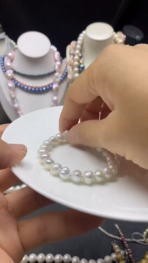 颈饰未镶嵌淡水珍珠多人