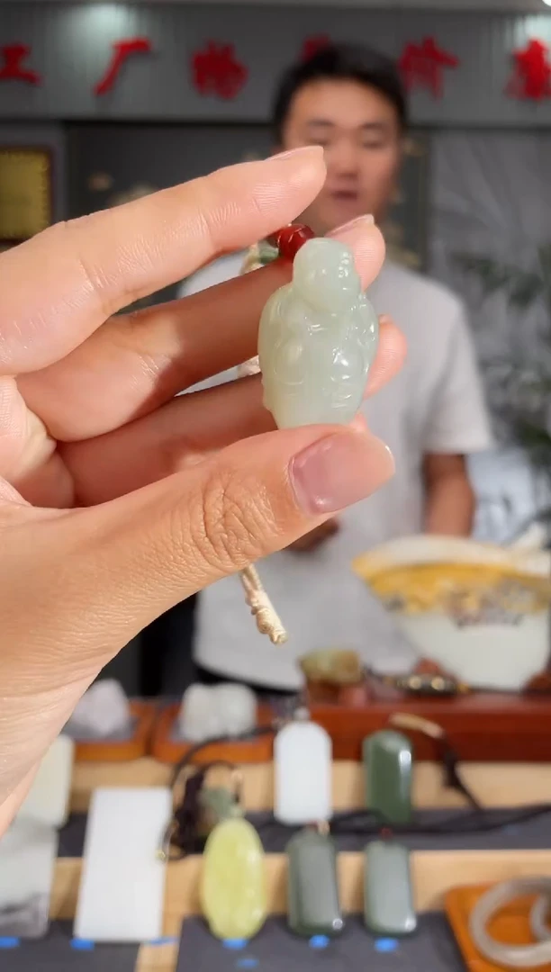 和田玉未镶嵌颈饰1