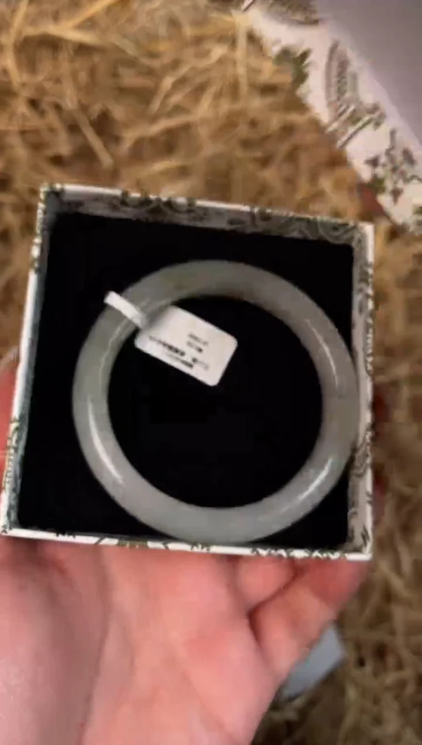 未镶嵌手镯石英质玉A-0152