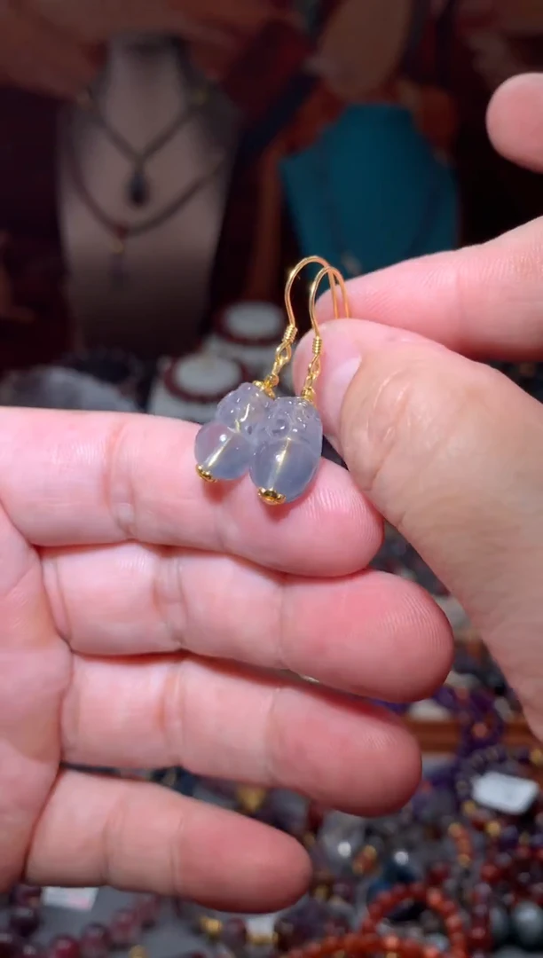 未镶嵌珠宝半成品水晶蓝兔毛貔貅耳勾，多样性