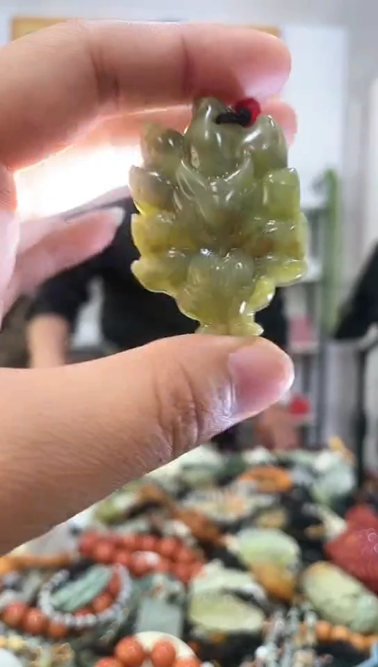 未镶嵌岫玉挂件