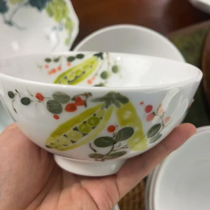 景德镇釉下五彩豆荚圆碗