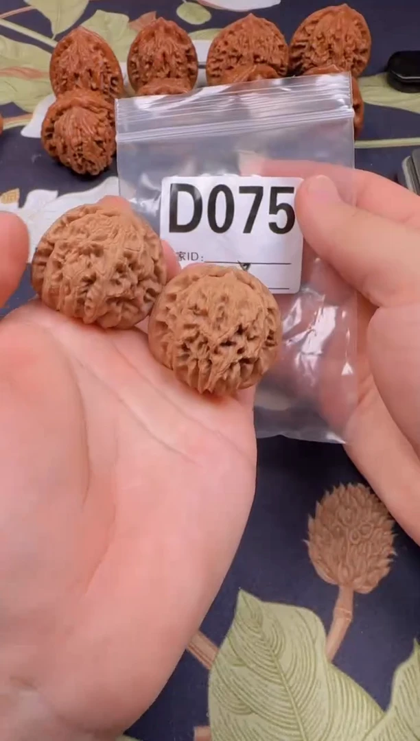 吊坠文玩核桃白狮子38-D075