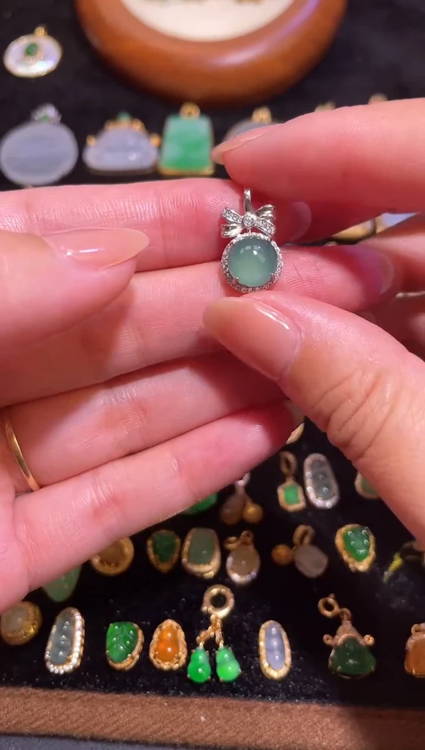 颈饰银S925镶嵌翡翠天然a货翡翠