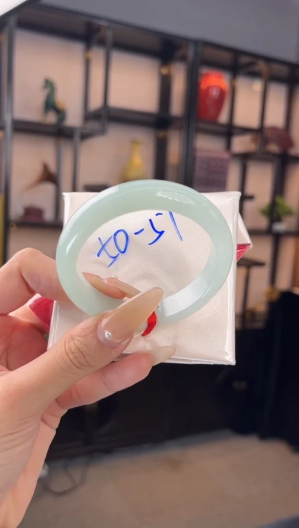 未镶嵌手镯翡翠02