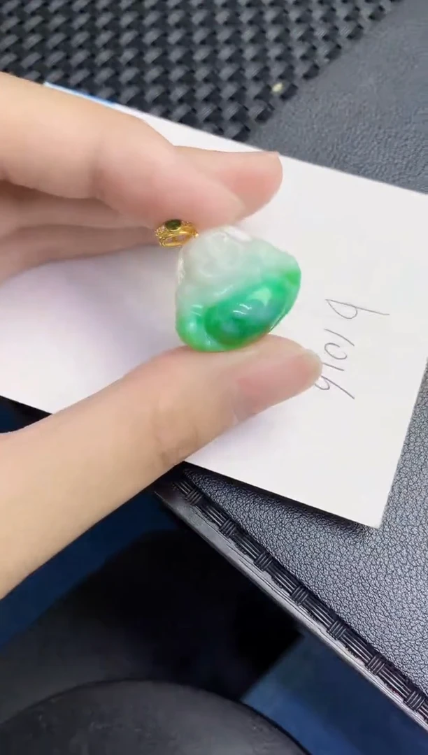 翡翠未镶嵌颈饰天然翡翠緬甸A貨